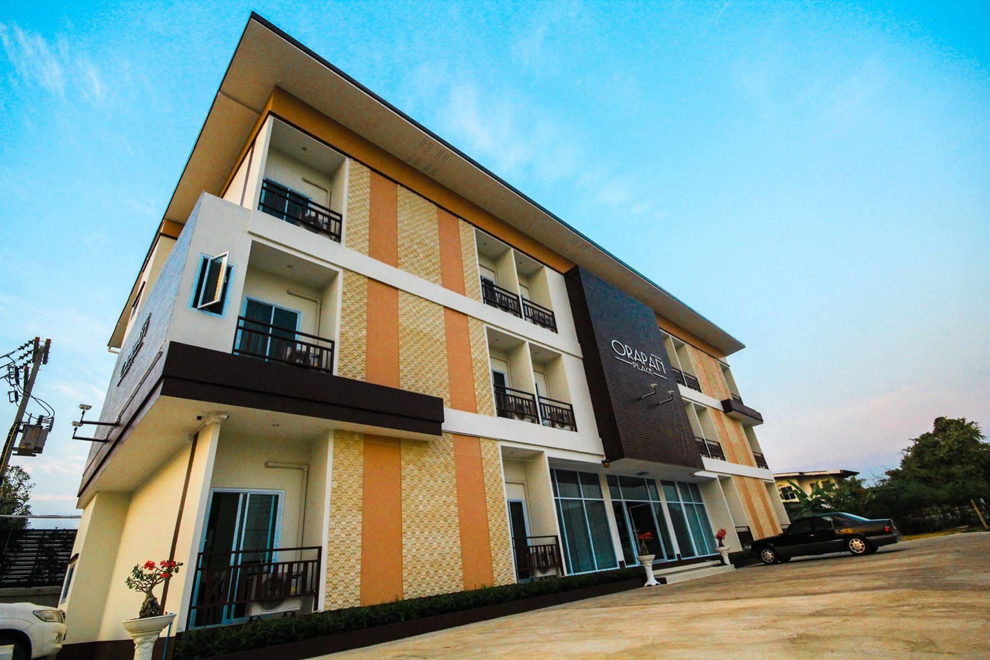 Orapan Place Lampang Exteriör bild