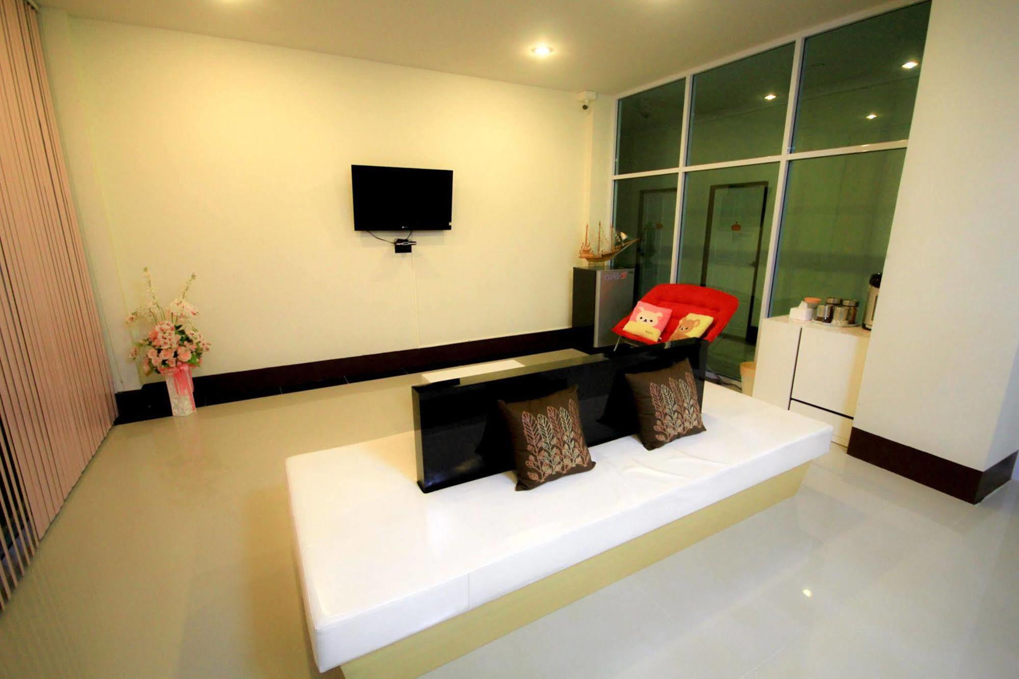 Orapan Place Lampang Exteriör bild