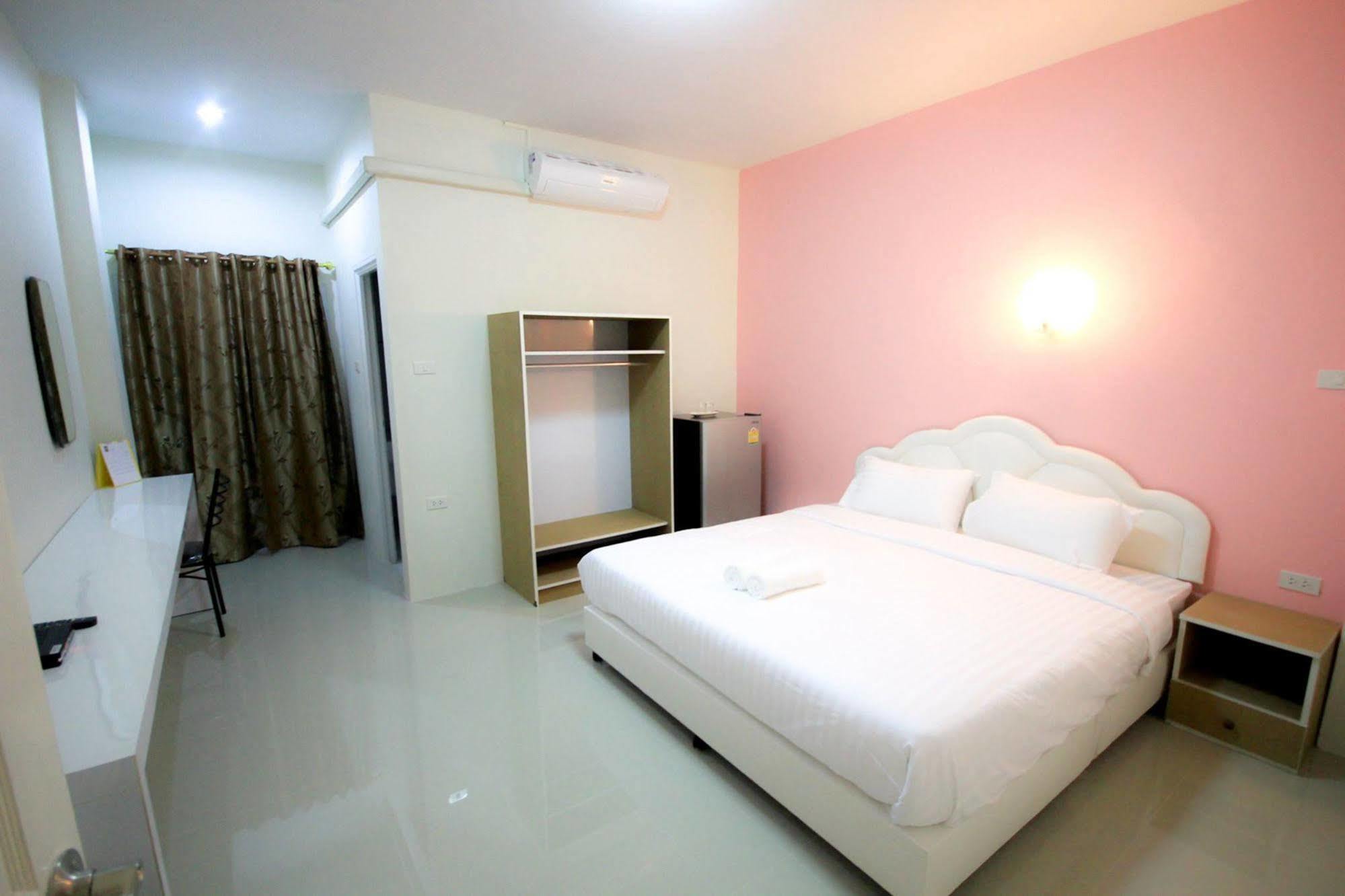 Orapan Place Lampang Exteriör bild