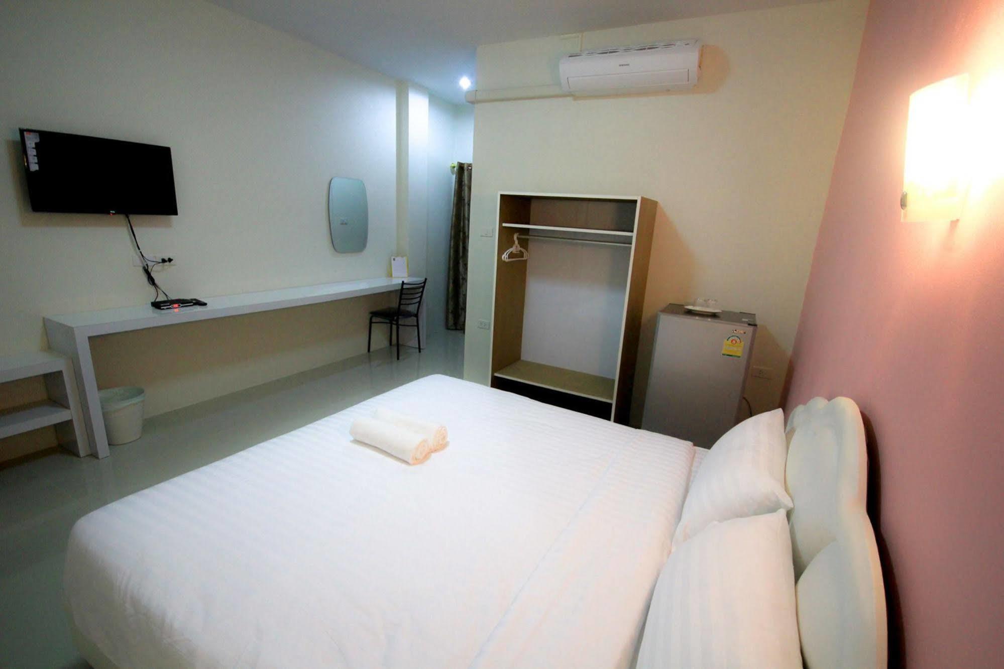 Orapan Place Lampang Exteriör bild
